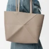 Middels horisontal Puzzle Fold-tote-veske i mykt, kornet kalveskinn