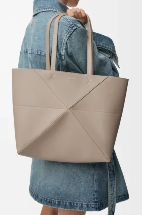 Middels horisontal Puzzle Fold-tote-veske i mykt, kornet kalveskinn