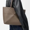 Middels horisontal Puzzle Fold-tote-veske i mykt, kornet kalveskinn