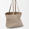 Middels horisontal Puzzle Fold-tote-veske i mykt, kornet kalveskinn