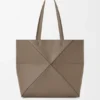 Middels horisontal Puzzle Fold-tote-veske i mykt, kornet kalveskinn