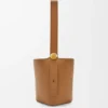 Middels Pebble Bucket i glatt kalveskinn Middels Pebble Bucket i glatt kalveskinn