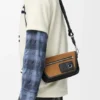 Mini Flex Messenger i lerret og semsket skinn Mini Flex Messenger i lerret og semsket skinn