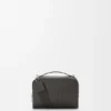 Mini-kamera-crossbody-veske i satengkalveskinn Mini-kamera-crossbody-veske i satengkalveskinn