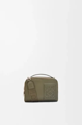 Mini-kamera-crossbody-veske i satengkalveskinn