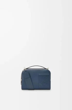 Mini-kamera-crossbody-veske i satengkalveskinn