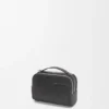 Mini-kamera-crossbody-veske i satengkalveskinn Mini-kamera-crossbody-veske i satengkalveskinn