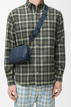 Mini-kamera-crossbody-veske i satengkalveskinn