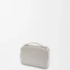 Mini-kamera-crossbody-veske i satengkalveskinn Mini-kamera-crossbody-veske i satengkalveskinn