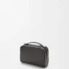 Mini-kamera-crossbody-veske i satengkalveskinn Mini-kamera-crossbody-veske i satengkalveskinn