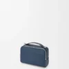Mini-kamera-crossbody-veske i satengkalveskinn Mini-kamera-crossbody-veske i satengkalveskinn