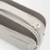 Mini-kamera-crossbody-veske i satengkalveskinn Mini-kamera-crossbody-veske i satengkalveskinn