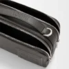 Mini-kamera-crossbody-veske i satengkalveskinn Mini-kamera-crossbody-veske i satengkalveskinn