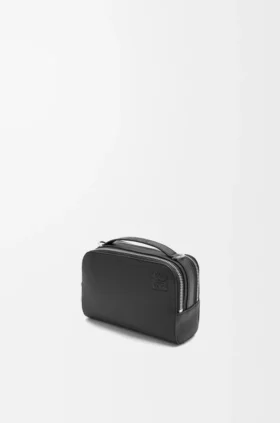 Mini-kamera-veske med kryssrem i mykt, kornet kalveskinn