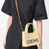 Mini Loewe Font Tote i raffia Mini Loewe Font Tote i raffia