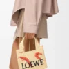 Mini Loewe Font Tote i raffia Mini Loewe Font Tote i raffia