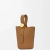 Mini Pebble Bucket-veske i glatt kalveskinn Mini Pebble Bucket-veske i glatt kalveskinn
