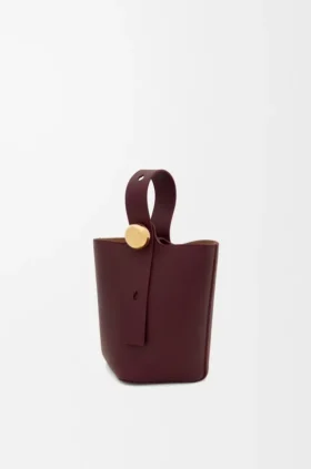 Mini Pebble Bucket-veske i glatt kalveskinn