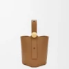 Mini Pebble Bucket-veske i glatt kalveskinn Mini Pebble Bucket-veske i glatt kalveskinn