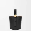 Mini Pebble Bucket-veske i glatt kalveskinn Mini Pebble Bucket-veske i glatt kalveskinn
