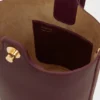 Mini Pebble Bucket-veske i glatt kalveskinn Mini Pebble Bucket-veske i glatt kalveskinn