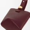 Mini Pebble Bucket-veske i glatt kalveskinn Mini Pebble Bucket-veske i glatt kalveskinn