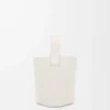 Mini Pebble Bucket veske i mykt, kornet kalveskinn Mini Pebble Bucket veske i mykt, kornet kalveskinn