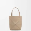 Mini Puzzle Fold-tote i skinnende kalveskinn Mini Puzzle Fold-tote i skinnende kalveskinn