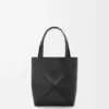 Mini Puzzle Fold-tote i skinnende kalveskinn Mini Puzzle Fold-tote i skinnende kalveskinn