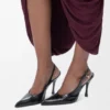 Nye Comic-pumps med slingback i blandet skinn
