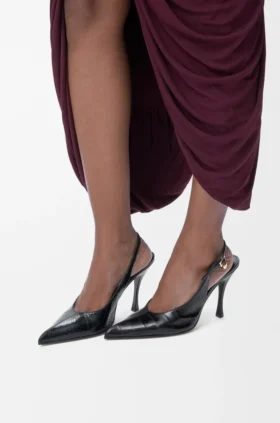 Nye Comic-pumps med slingback i blandet skinn