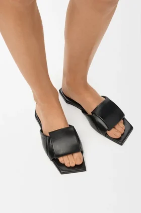 Origami-sandaler i lammeskinn Origami-sandaler i lammeskinn