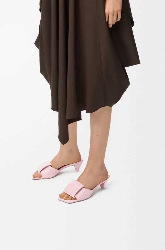 Origami-sandaler i lammeskinn Origami-sandaler i lammeskinn