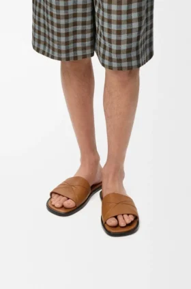Origami-sandaler i mykt kalveskinn