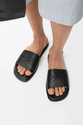 Origami-sandaler i mykt kalveskinn