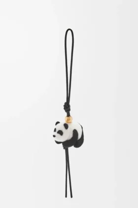 Panda-smykke i filt og kalveskinn