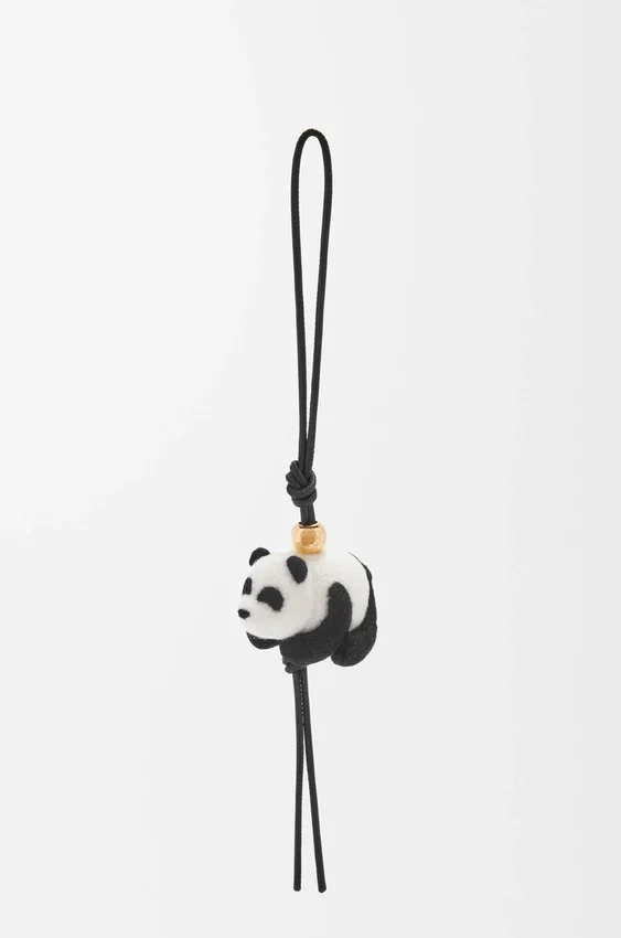 Panda-smykke i filt og kalveskinn Panda-smykke i filt og kalveskinn