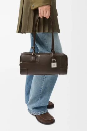 panta amazona 31 kort veske i skinnende kalveskinn 2 280x423 - Panta Amazona 31 kort veske i skinnende kalveskinn