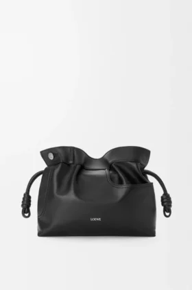 Panta Medium Flamenco-clutch i skinnende kalveskinn