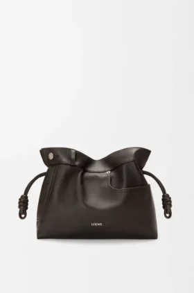 Panta Medium Flamenco-clutch i skinnende kalveskinn