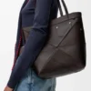 Panta Medium Puzzle Fold-tote i skinnende kalveskinn Panta Medium Puzzle Fold-tote i skinnende kalveskinn