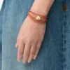 Pebble-armbånd i kalveskinn Pebble-armbånd i kalveskinn