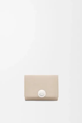 Pebble-lommebok med tre folder i kalveskinn med Pebble-struktur