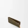 Pebble-myntkortholder i kalveskinn med Pebble-struktur
