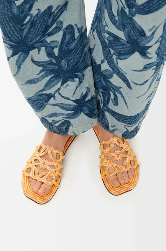 Petal Anagram-sandaler i brodert lerret Petal Anagram-sandaler i brodert lerret