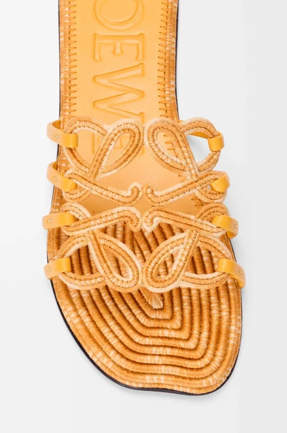 Petal Anagram-sandaler i brodert lerret Petal Anagram-sandaler i brodert lerret