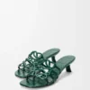 Petal Anagram-sandaler i kalveskinn med krokodillepreget mønster Petal Anagram-sandaler i kalveskinn med krokodillepreget mønster
