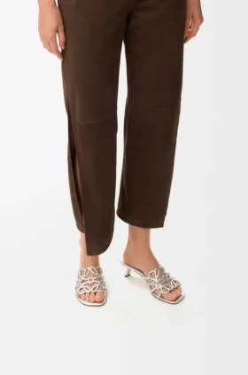 Petal Anagram-sandaler i laminert lammeskinn