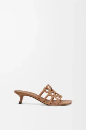«Petal Anagram»-sandaler i mykt kalveskinn