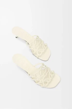 «Petal Anagram»-sandaler i mykt kalveskinn